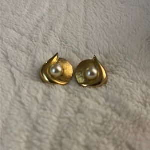 Elegant Gold Pearl Earrings